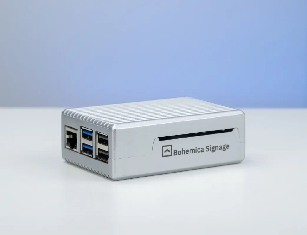 Raspberry Pi 5, na kterém běží přehrávač Bohemica Signage